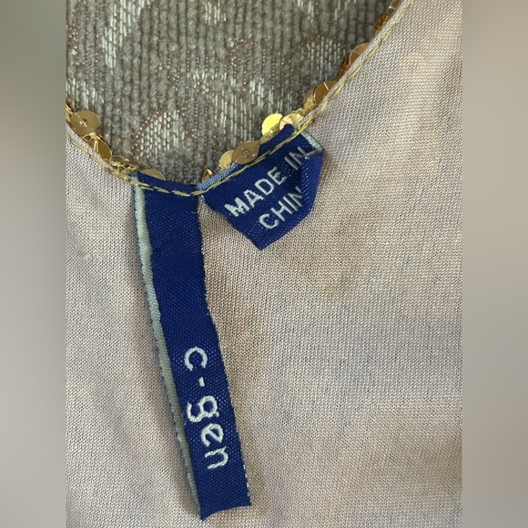 C-Gen Women’s Gold Sequin Holiday Party New Year’s Eve Tunic Top Size Small - Picture 5 of 6